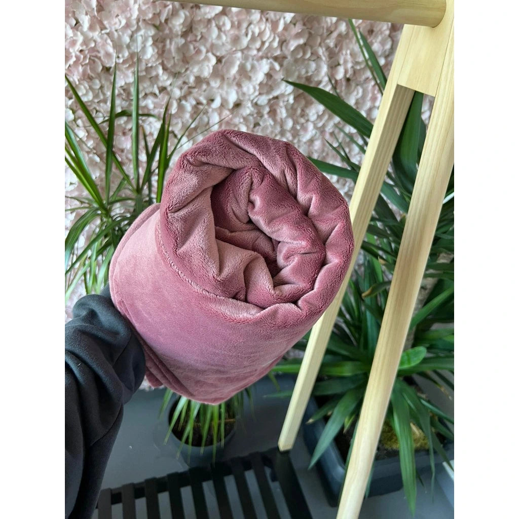 Samtige Mikroplüschdecke mit antiallergischer Füllung Pfingstrose