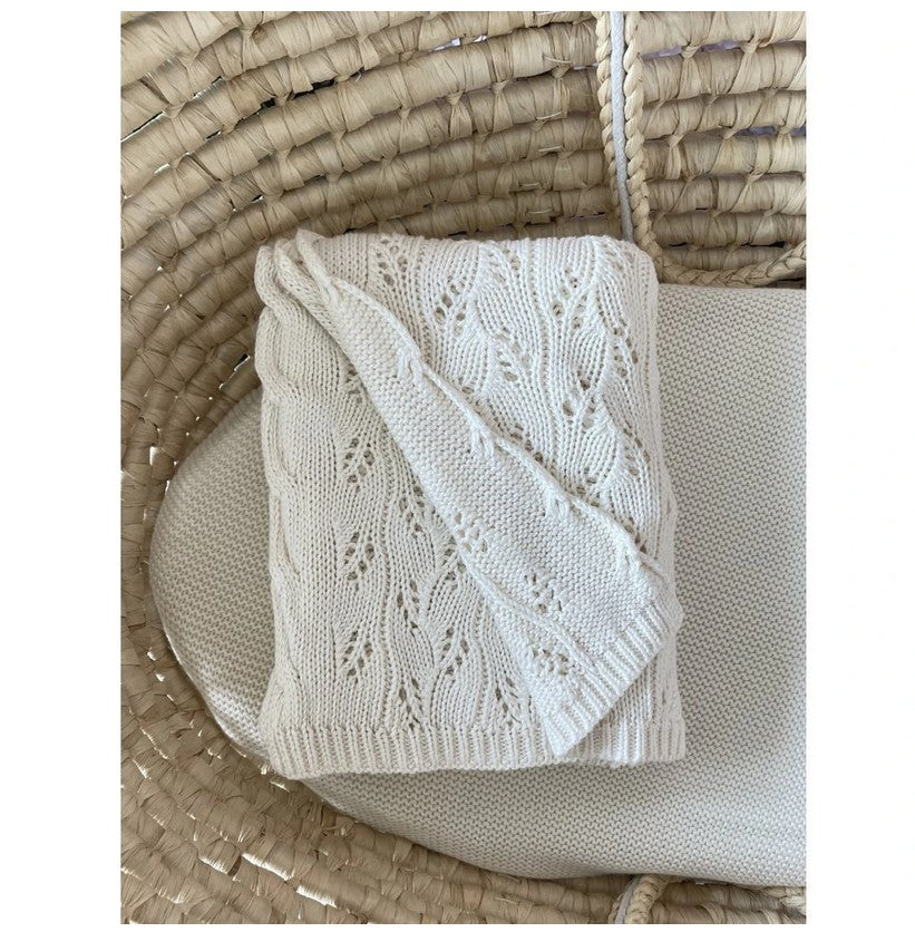 Durchbrochene Decke Romance Cremig