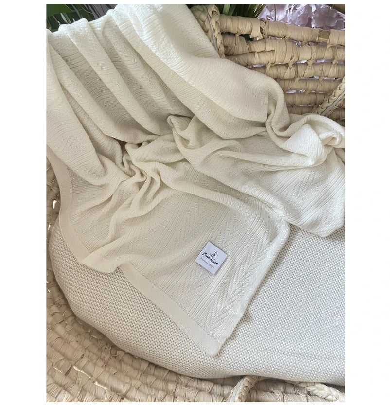 Leichte gemusterte Decke Cremig