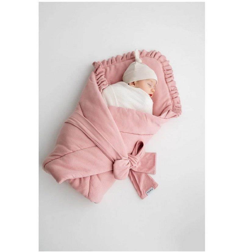 Babyhorn / Babymatte aus Bambus mit Rüschen Puderosa