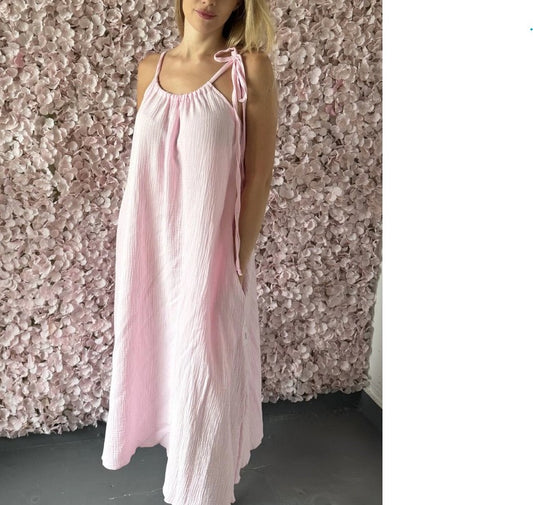 Maxikleid aus Musselin mit Rüschen - UNI